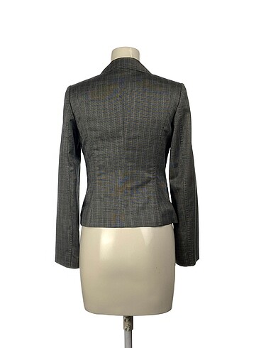 36 Beden Bessini Blazer %70 İndirimli.