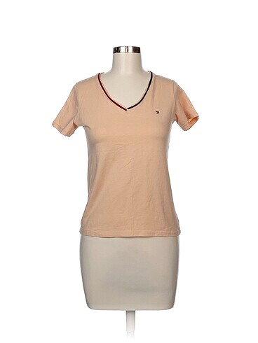 Tommy Hilfiger T-shirt %70 İndirimli.