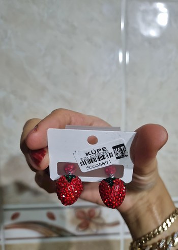 Kırmızı Payetli Mini Çilek Küpe