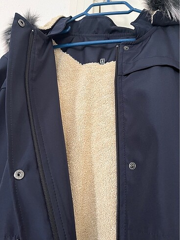 Lacivert içi kürklü pardesü - Görsel 3