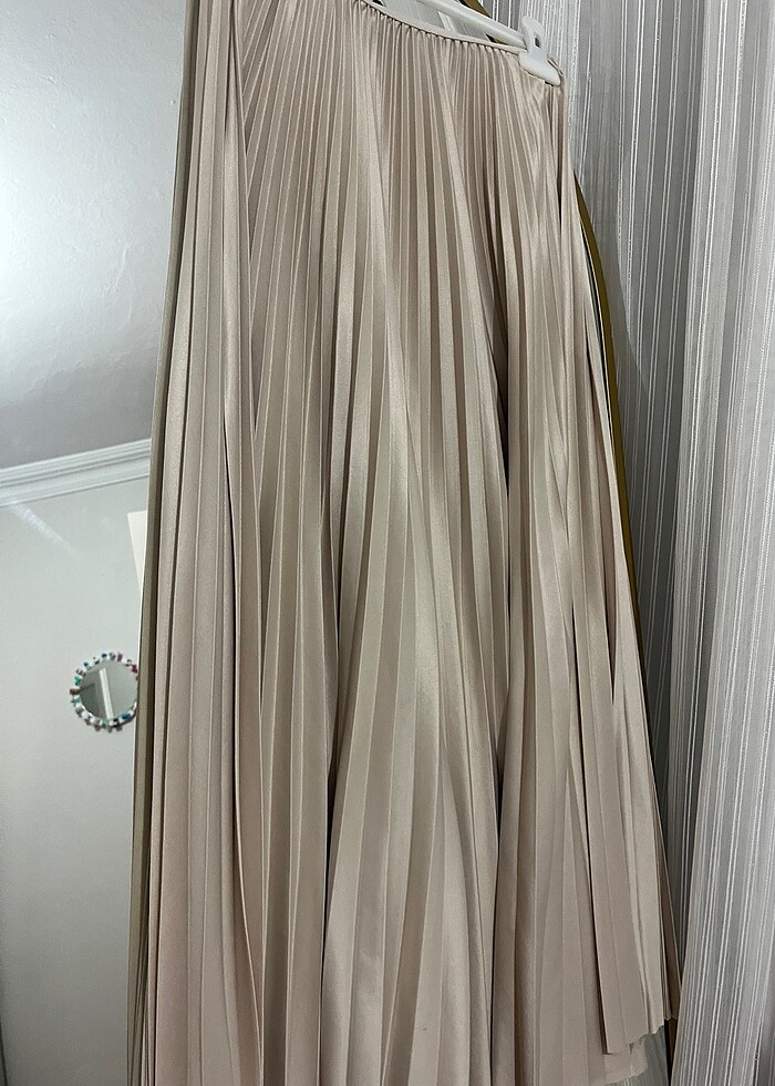 Bej piliseli etek - Görsel 2