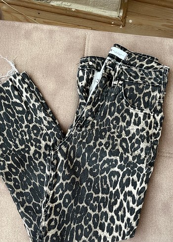Kahverengi Leopar Desenli Kadın Jean