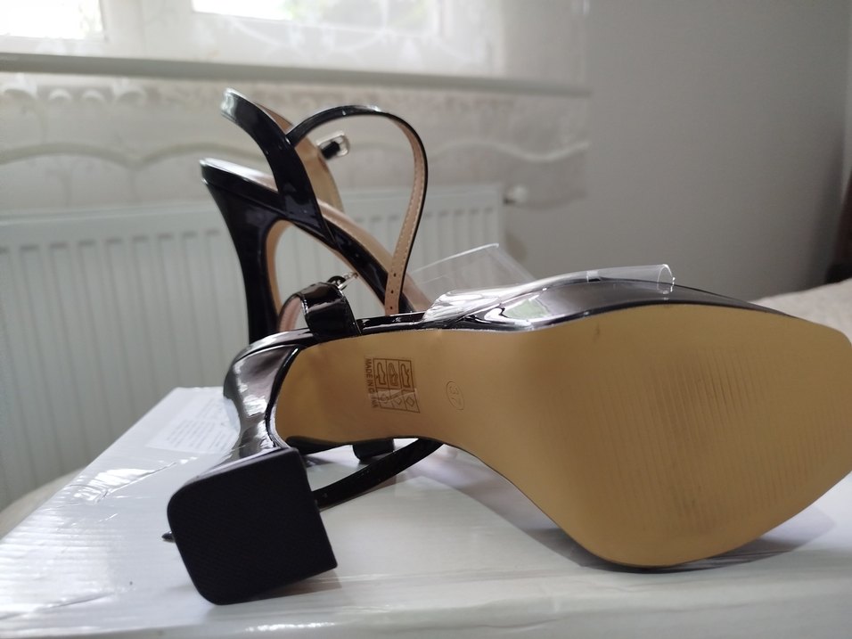 Siyah Parlak Platform Topuklu Kadın Ayakkabı - Görsel 5