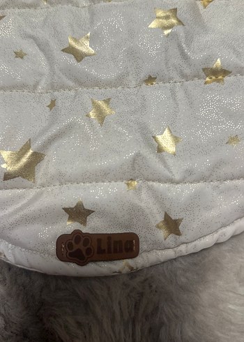 Sokak Stili Beyaz Nakışlı Kürklü Köpek Montu - Görsel 3