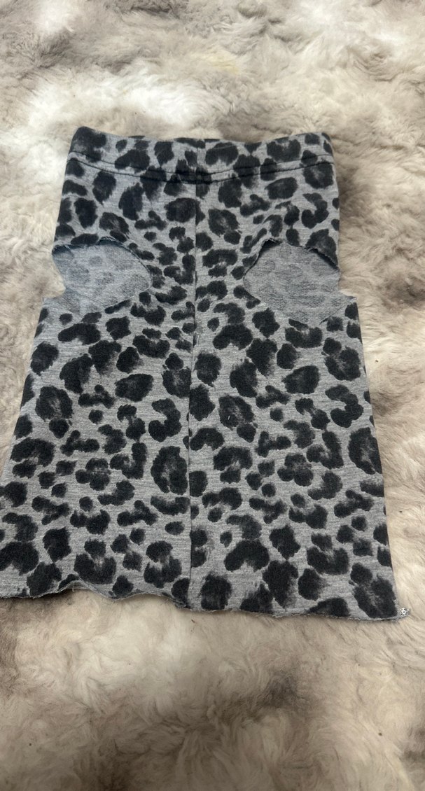 Kürk Detaylı Gri Leopar Desenli Kedi Kıyafeti - Görsel 2