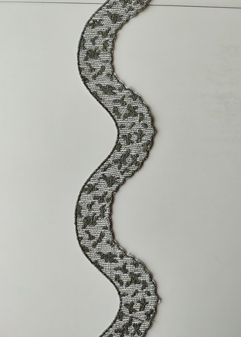 Krem ve Yeşil Nakışlı Saten, Güpür, Dantel - Görsel 2