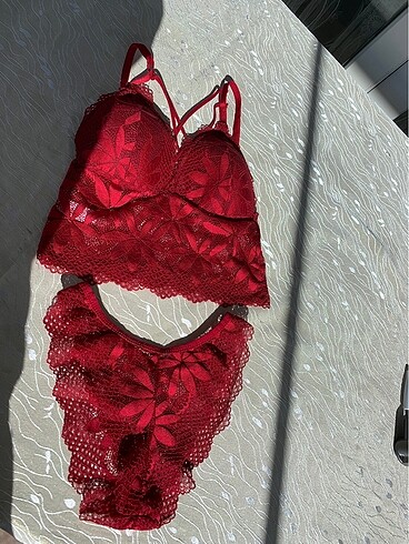 Bordo bralet takım