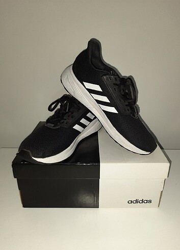 Adidas koşu ayakkabısı 