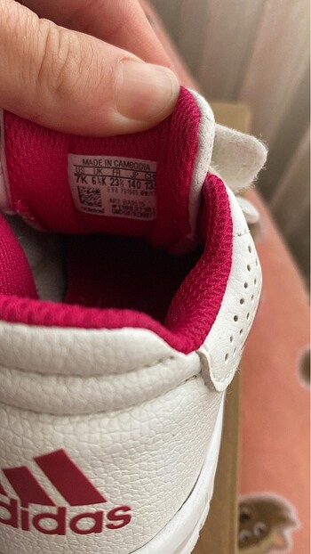 23 Beden Adidas orjinal 23.5 kız ayakkabı