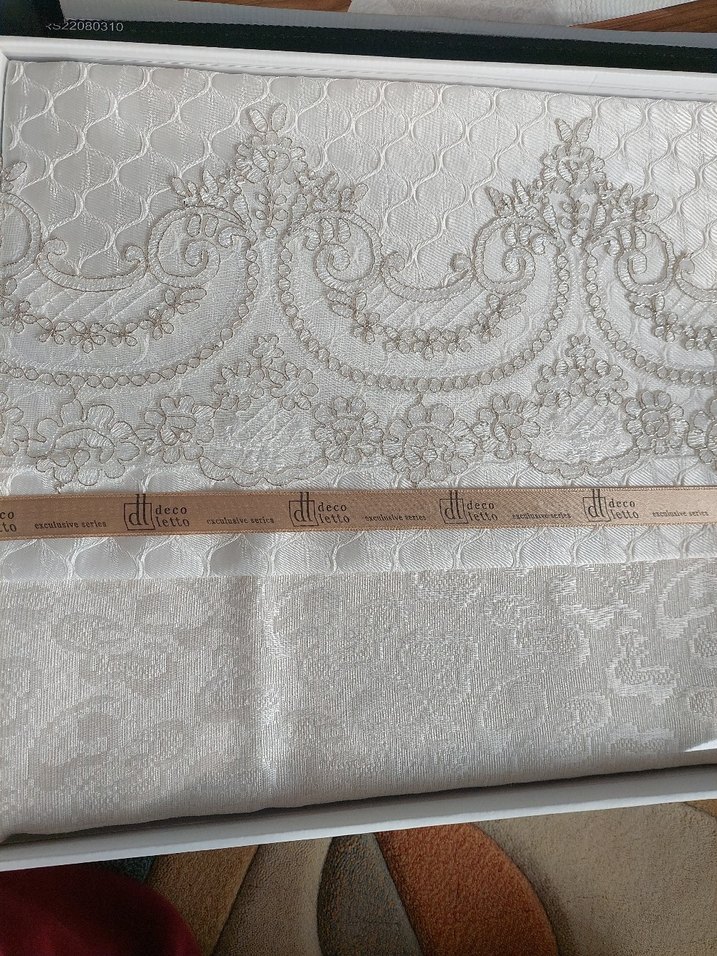 Nakış Detaylı Pike Takımı - Görsel 4