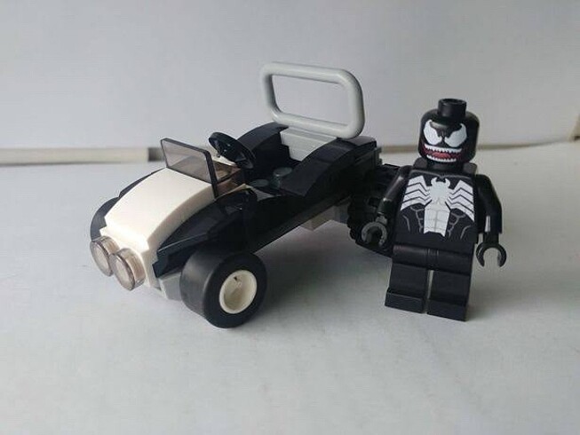 Lego venom ve arabası