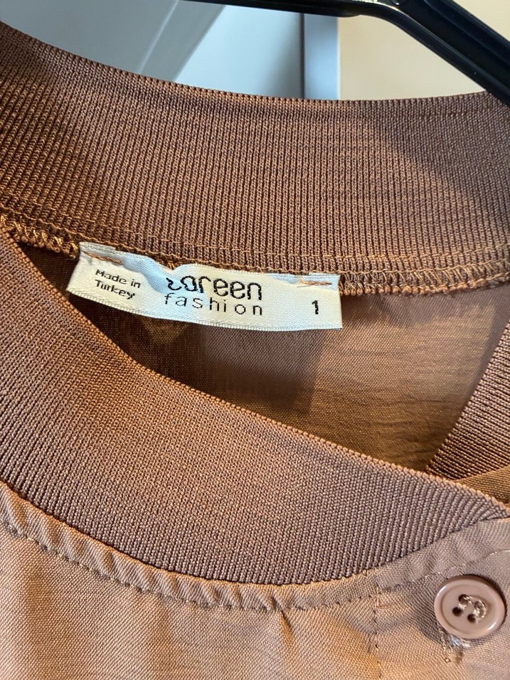 Bej Uzun Kollu Düğmeli Tunik - Görsel 4