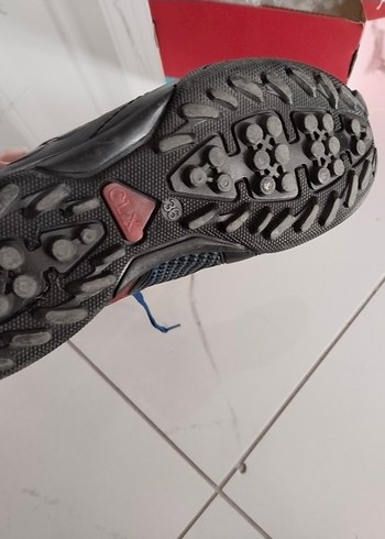 Adidas krampon ayakkabı