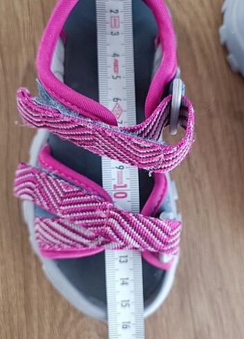 23 Beden pembe Renk Decathlon 23 numara sandalet