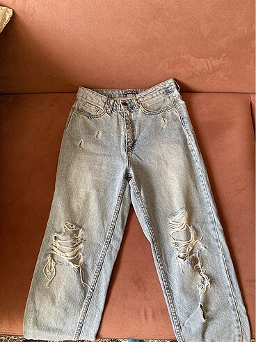 Dizleri yırtık mom jean