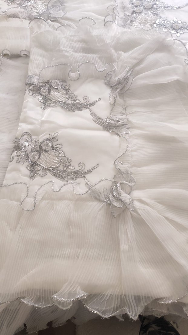 Gri Nakışlı Beyaz Yatak Örtüsü - Görsel 4