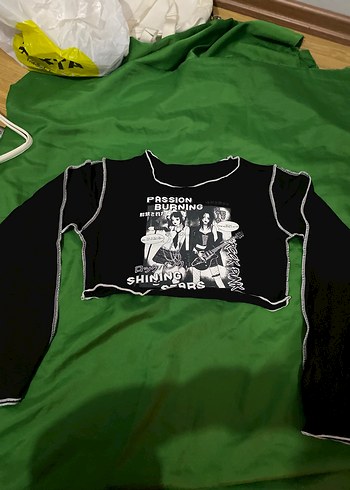 Kadın Siyah Uzun Kollu Baskılı Crop Top - Görsel 2