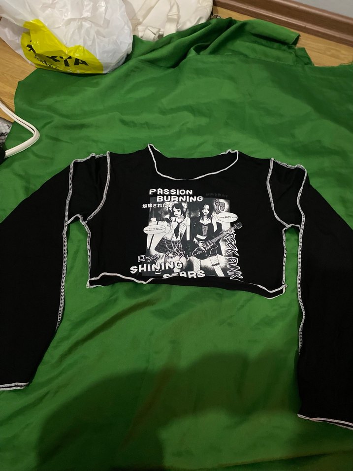 Kadın Siyah Uzun Kollu Baskılı Crop Top - Görsel 2