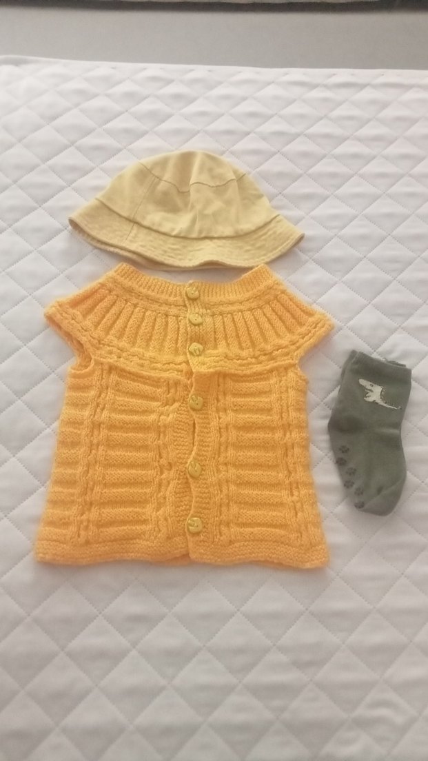Sarı Örgü Kız Çocuk Kolsuz Hırka - Görsel 5