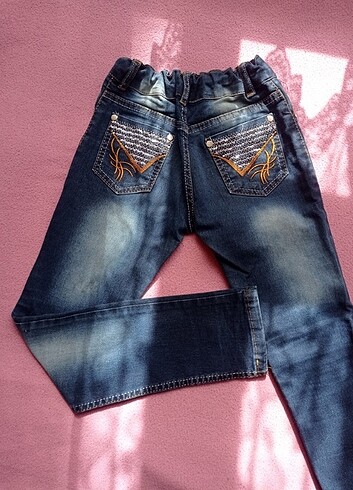 PULLU İŞLEMELİ KOT PANTOLON
