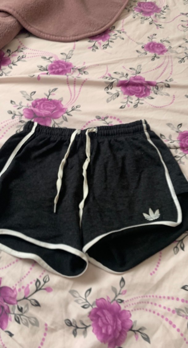 Siyah Beli Lastikli Mini Spor Şort - Görsel 3