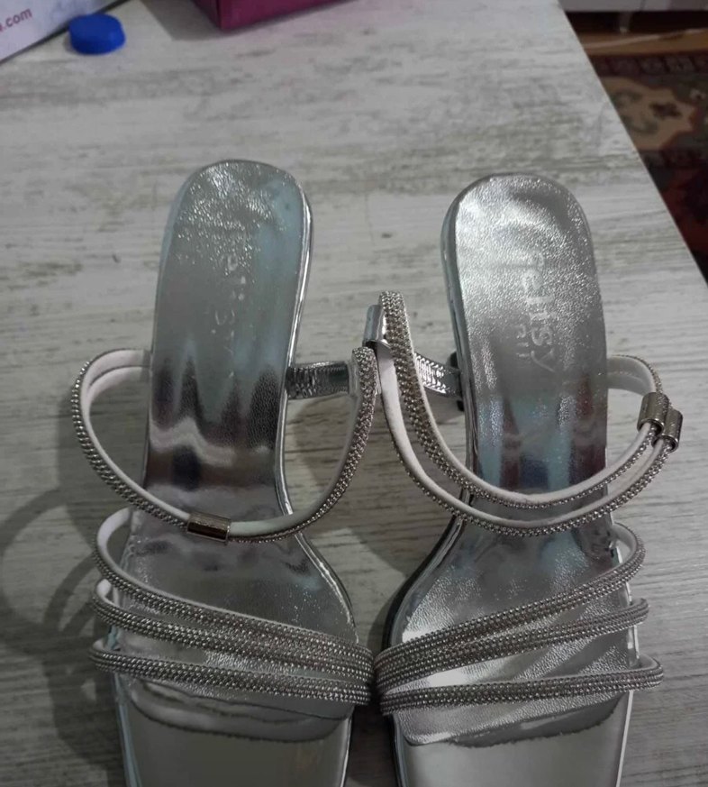 Gri Parlak Taşlı Stiletto Kadın Abiye Ayakkabı - Görsel 4