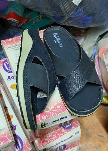 Kemerli Siyah Yılan Desenli Kadın Terlik - Görsel 2