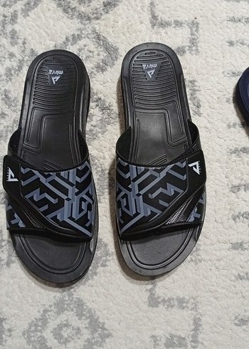 Siyah Desenli Erkek Spor Terlik Velcro