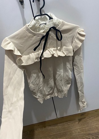 Zara Uzun Kollu Fırfırlı Beyaz Kadın Triko