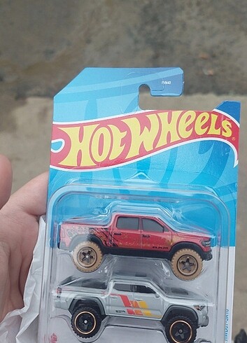 İKİLİ HOT WHEELS