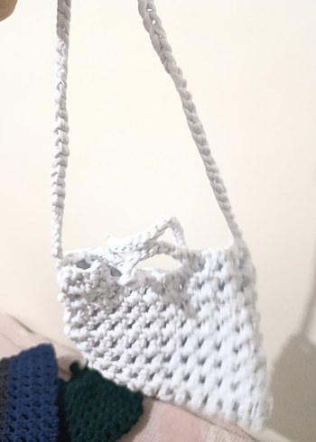 beyaz renk küçük el emeği çanta - Görsel 2