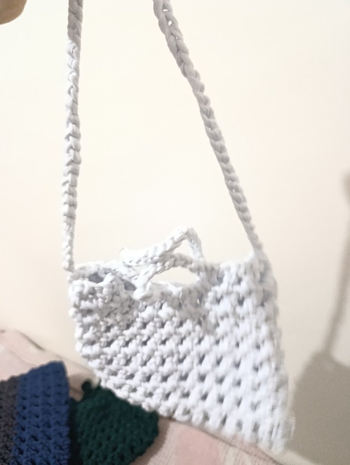 beyaz renk küçük el emeği çanta - Görsel 2