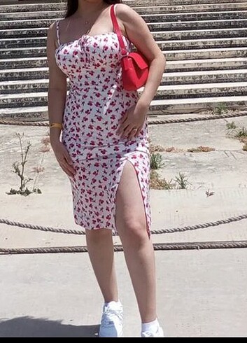 ÇİÇEKLİ YAZLIK ELBİSE/ YIRTMAÇLI / BAĞLAMALI / ASKILI 