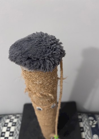 Kahverengi Kedi Tırmalama Direği ve Oyuncağı - Görsel 6