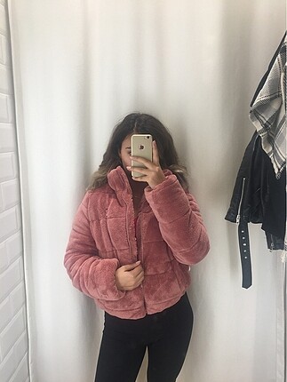 Pembe şişme mont