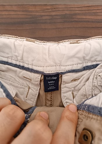 Erkek Çocuk Bej Kemerli Bol Kesim Şort - Görsel 4