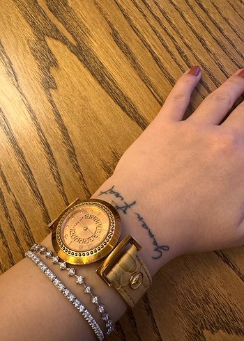 Versace Altın Renkli Kadın Kol Saati - Görsel 2