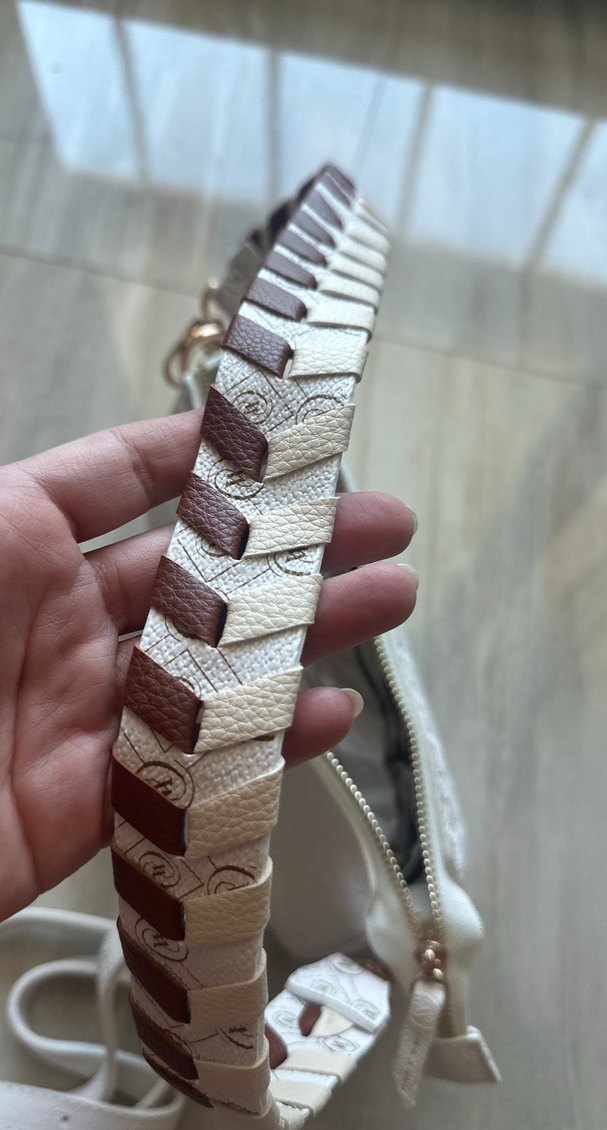 Beyaz Kadın Yılan Desenli Modern Klasik Çanta - Görsel 4