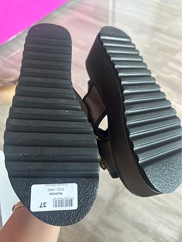 Yeni ve etiketli sandalet - Görsel 5
