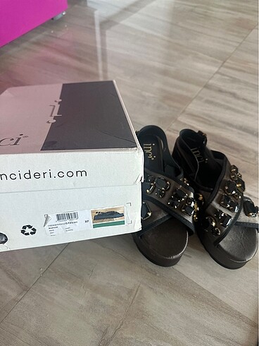 Yeni ve etiketli sandalet - Görsel 7