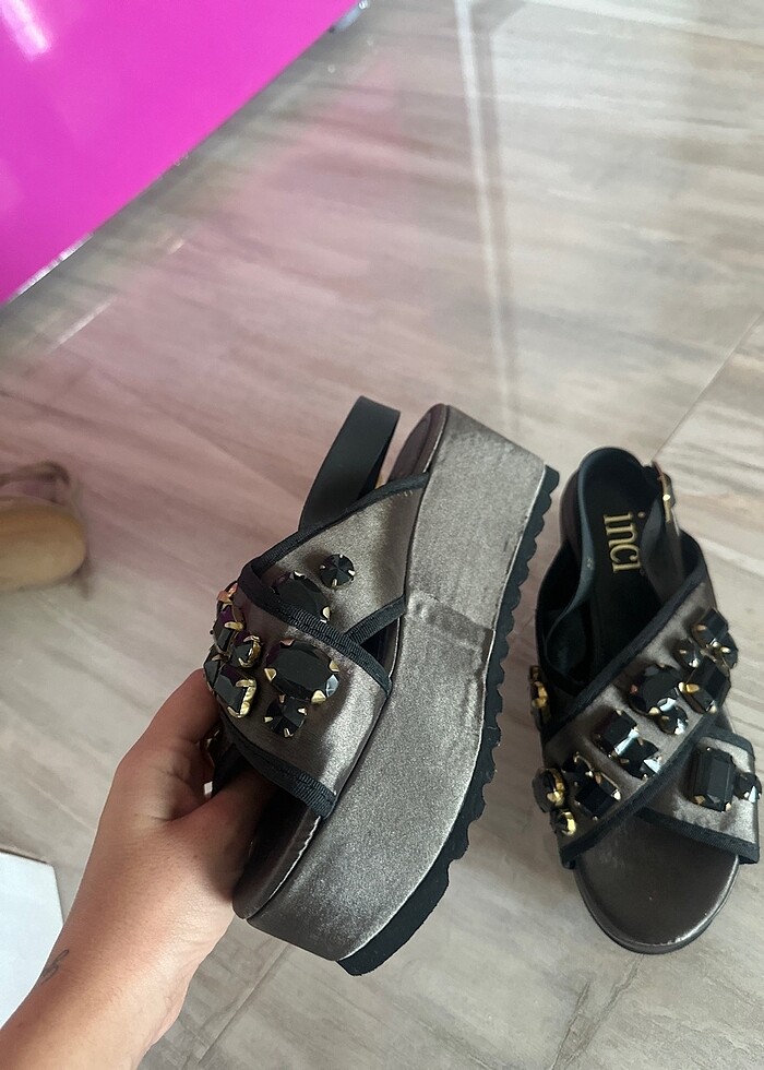 Yeni ve etiketli sandalet - Görsel 3