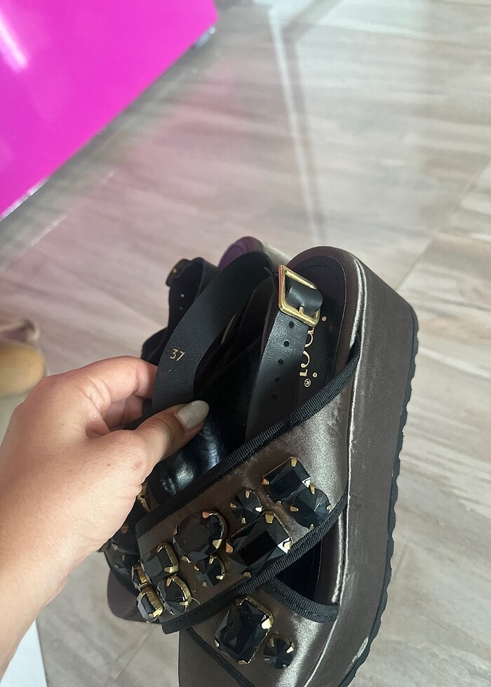 Yeni ve etiketli sandalet - Görsel 4