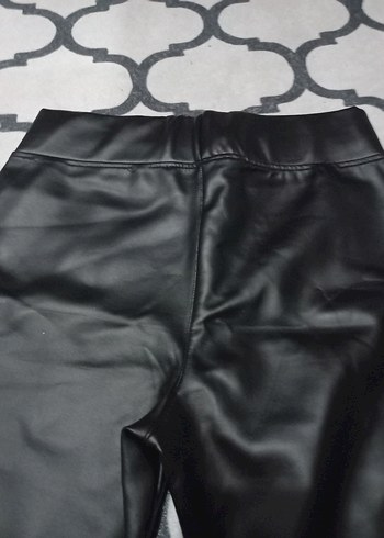 Deri Görünümlü Siyah Kadın Tayt - Görsel 4