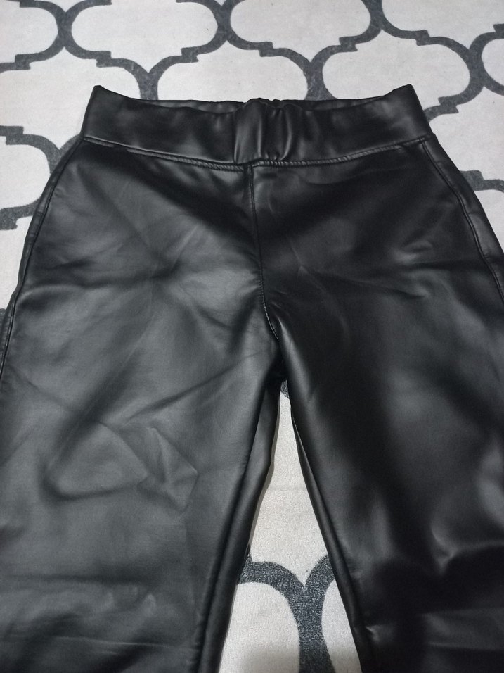 Deri Görünümlü Siyah Kadın Tayt - Görsel 2