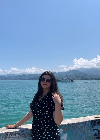l Beden Siyah Puantiyeli Midi V Yaka Elbise