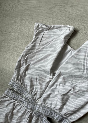 Zebra Desenli Kemerli Kısa Tulum - Görsel 3