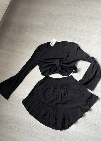 Siyah Mini Şort Fırfırlı Rahat Kesim - Görsel 2