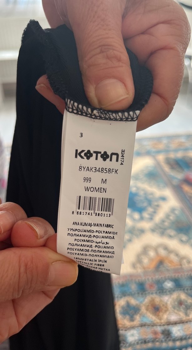 Siyah Kısa Kollu Fırfırlı Simli Bluz Koton - Görsel 3