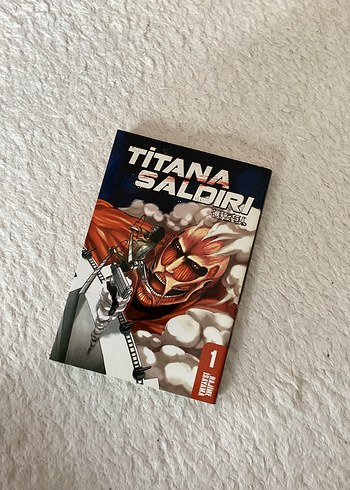 Titana Saldırı 1. Cilt
