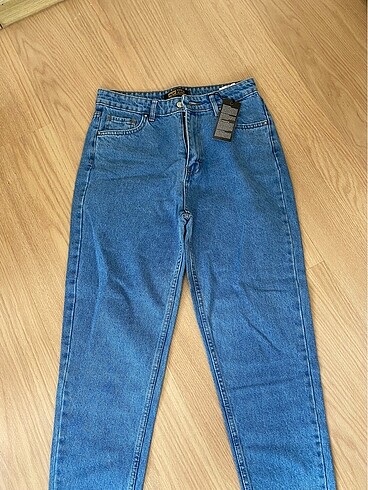 MOM jean